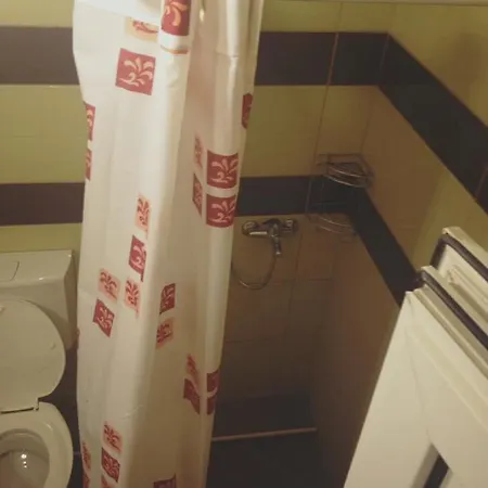 Pod Lozom Sutomore شقة