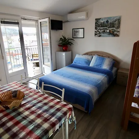Apartment Pod Lozom Sutomore *