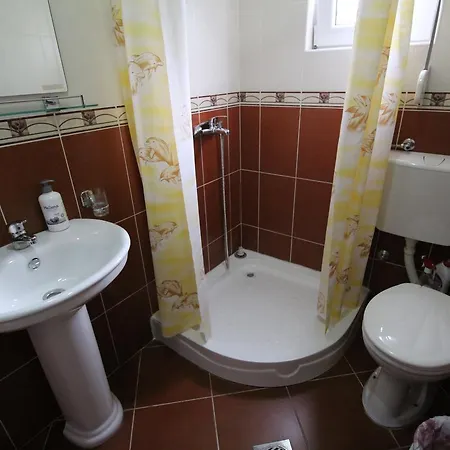 Apartment Pod Lozom Sutomore
