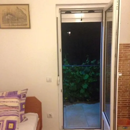 Pod Lozom Sutomore Apartment